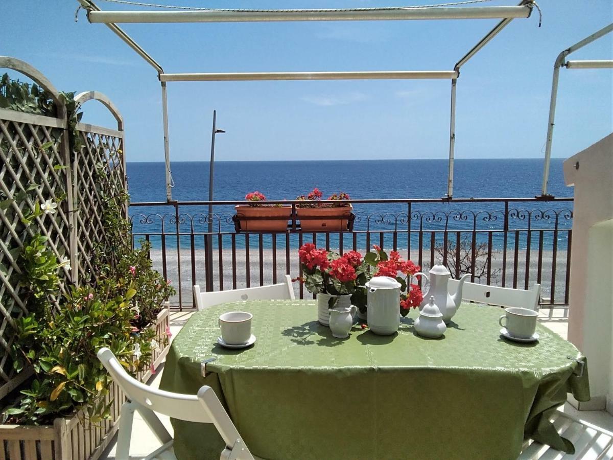 Centrocitta Beach Roccalumera Exterior photo